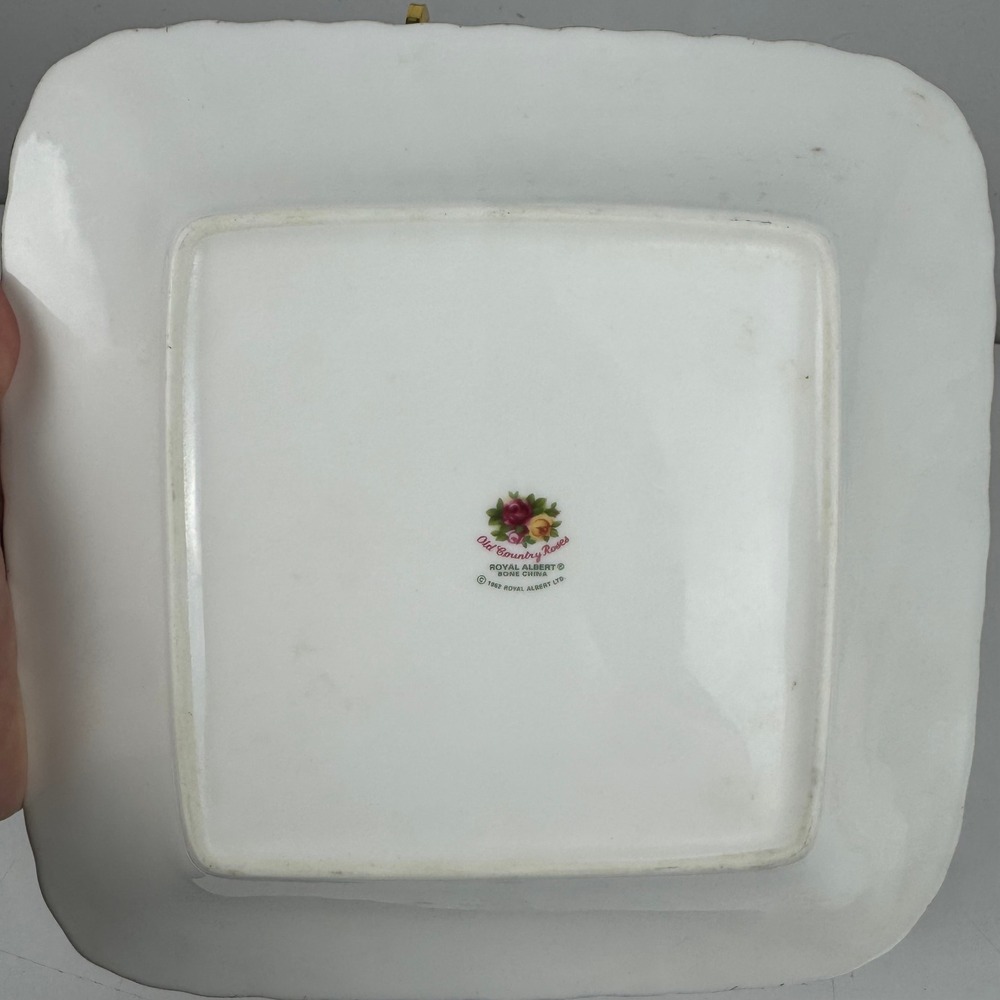 Royal Albert Old Country Roses Square Salad Dessert Plate Bone China Gold Trim - Picture 8 of 12